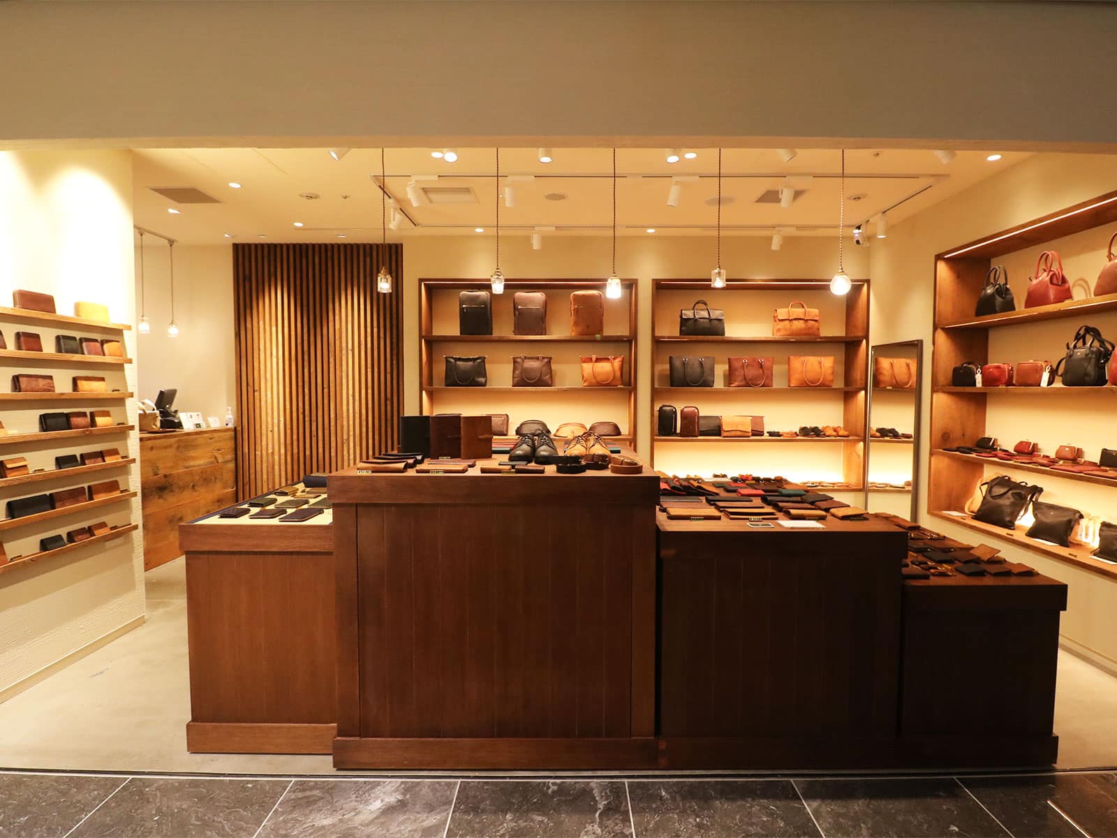 東京（新丸ビル）店 店舗 写真2